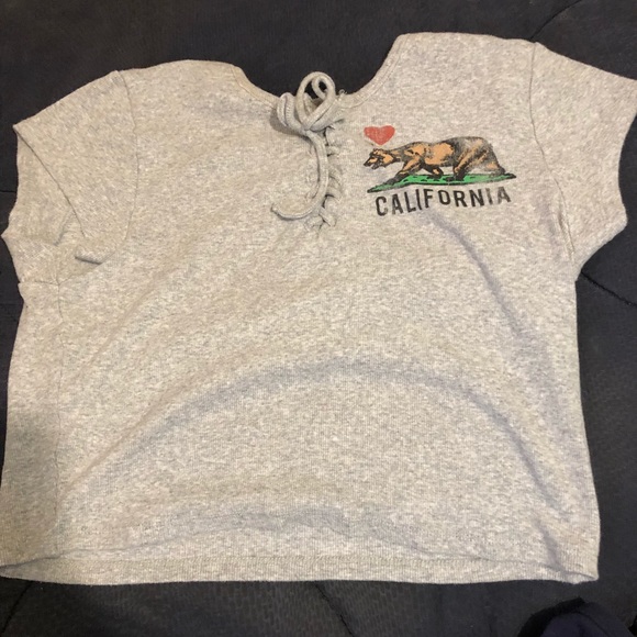 Cute crop top - Picture 2 of 2